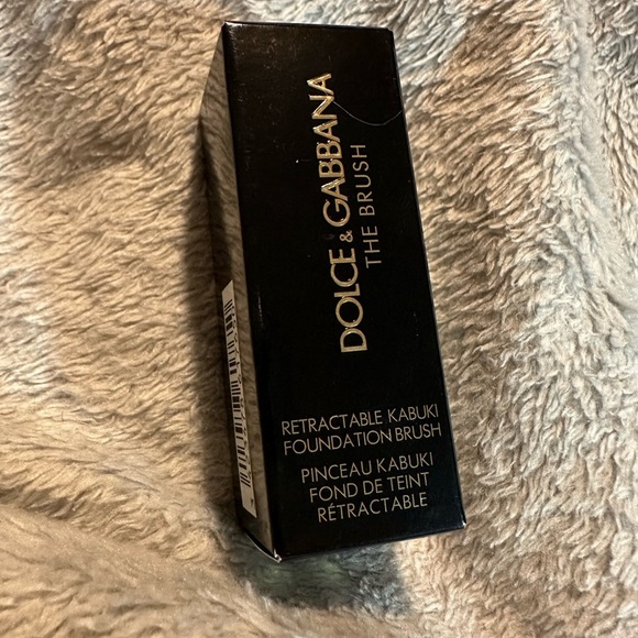 Dolce & Gabbana retractable kabuki brush - Picture 2 of 4
